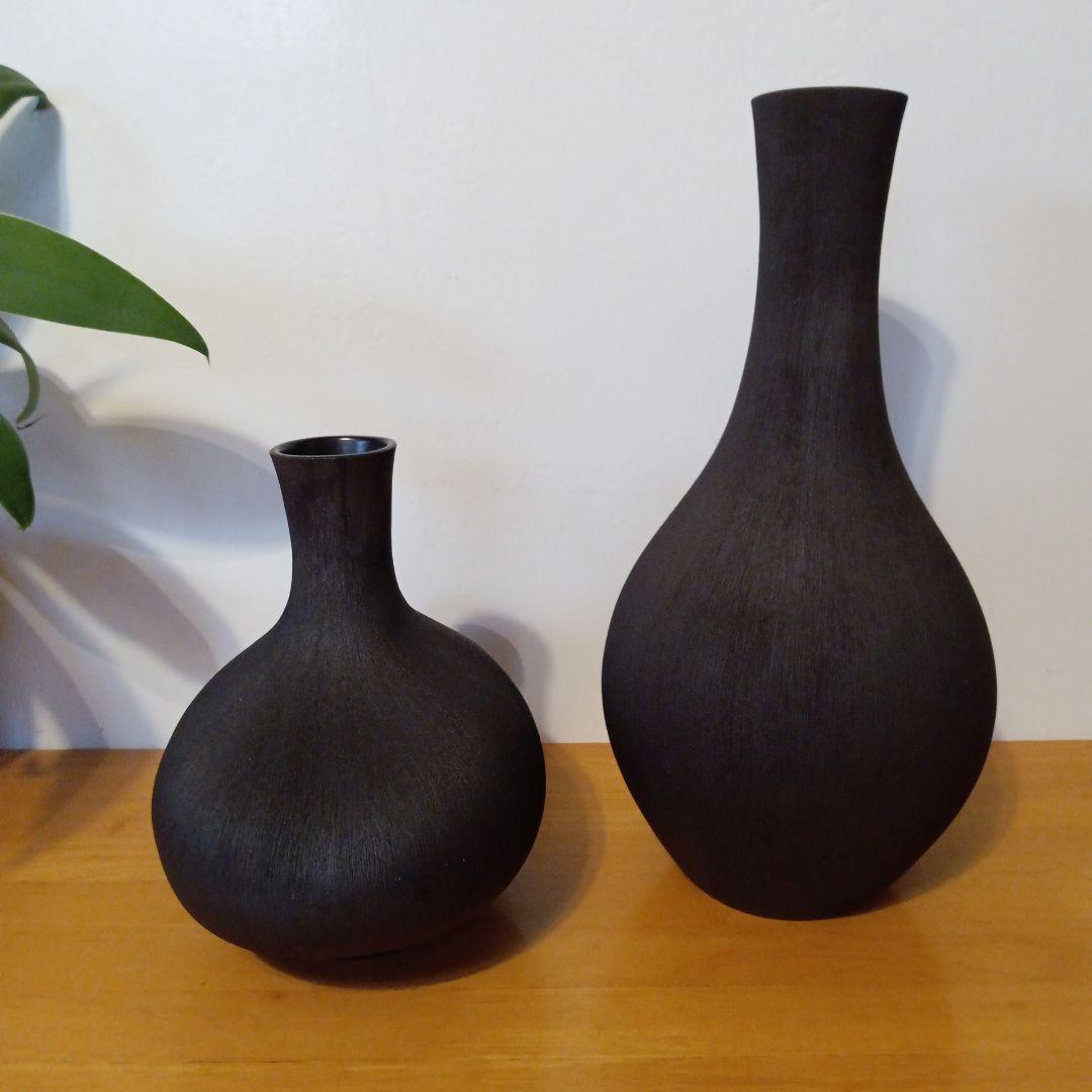 灰色の陶器製花瓶2つセット　物置