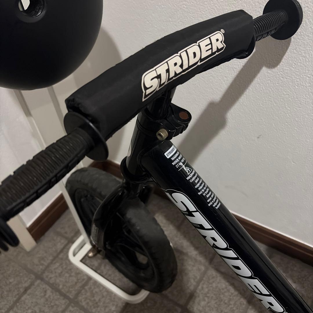 STRIDER ヘルメット　スタンドセット