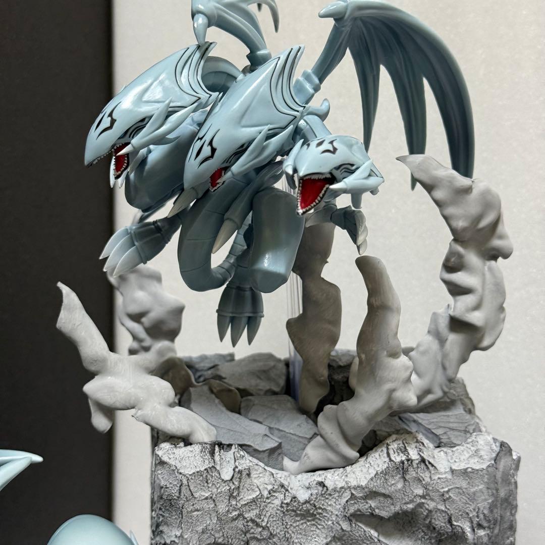 値下交渉OK ジオラマ　ブルーアイズホワイトドラゴン　遊戯王　フィギュア　セット