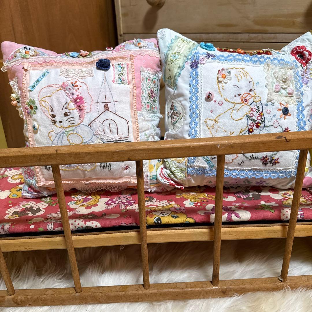 かわいいドールベッド　ラバードール　アンティーク　ビンテージ　シャビーシック