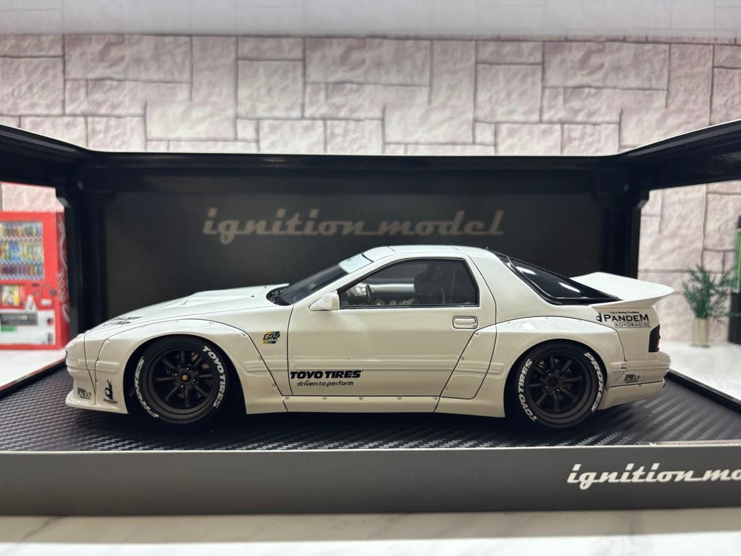 1/18ミニカー マツダRX7 FC3S パンデム【新品】ワタナベカスタム