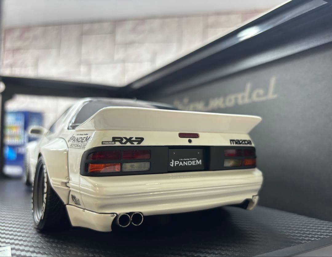 1/18ミニカー マツダRX7 FC3S パンデム【新品】ワタナベカスタム