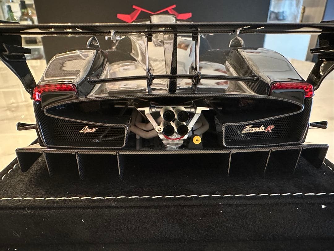 入手困難 HH モデル 1/18 パガーニ Zonda R ブラックカーボン