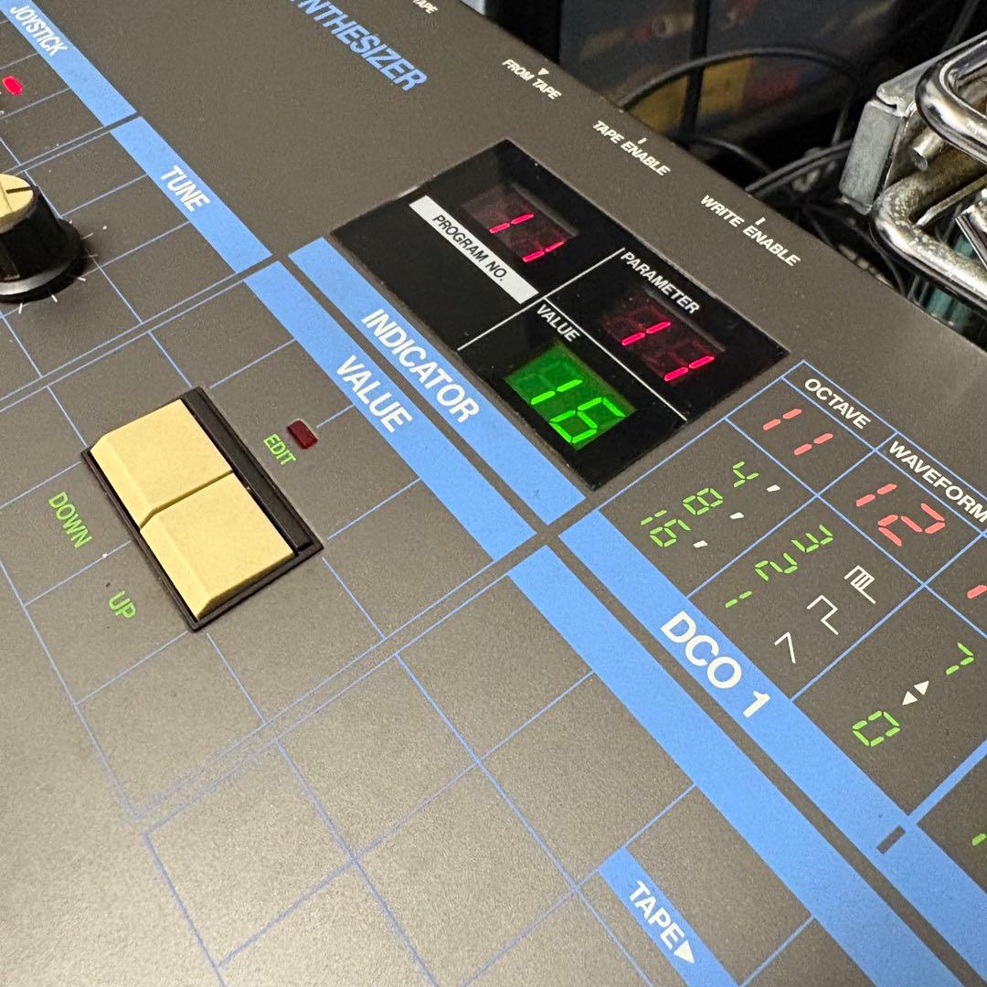 【現状品】KORG POLY-61 アナログシンセサイザー ケース付き