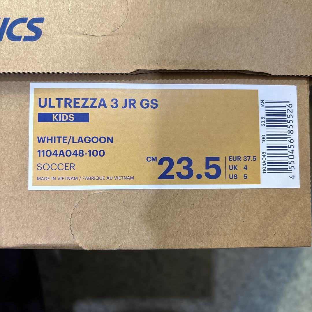 アシックスジュニアサッカースパイク新品23.5㎝