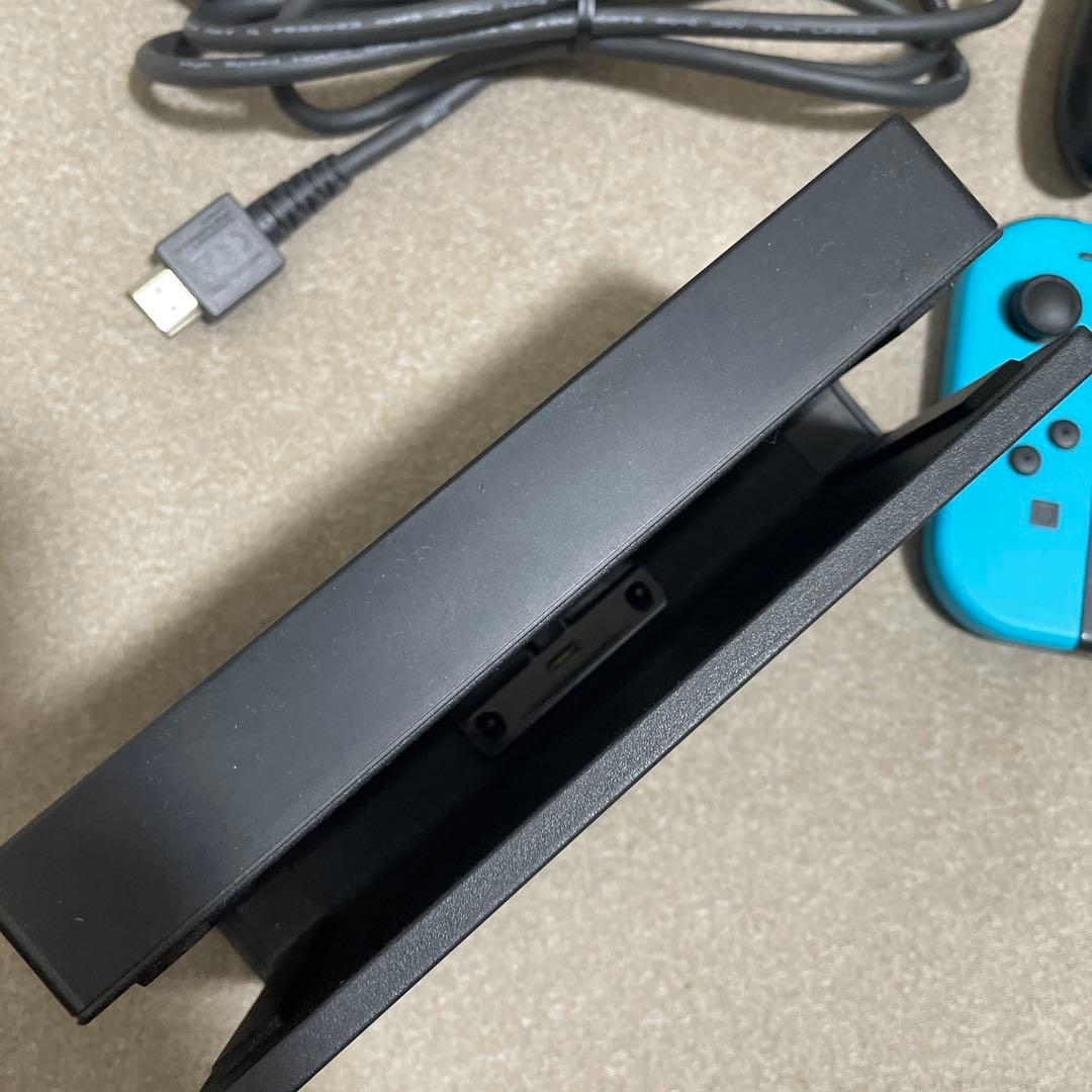 Nintendo Switch本体、ドック、ケーブル、ジョイコン