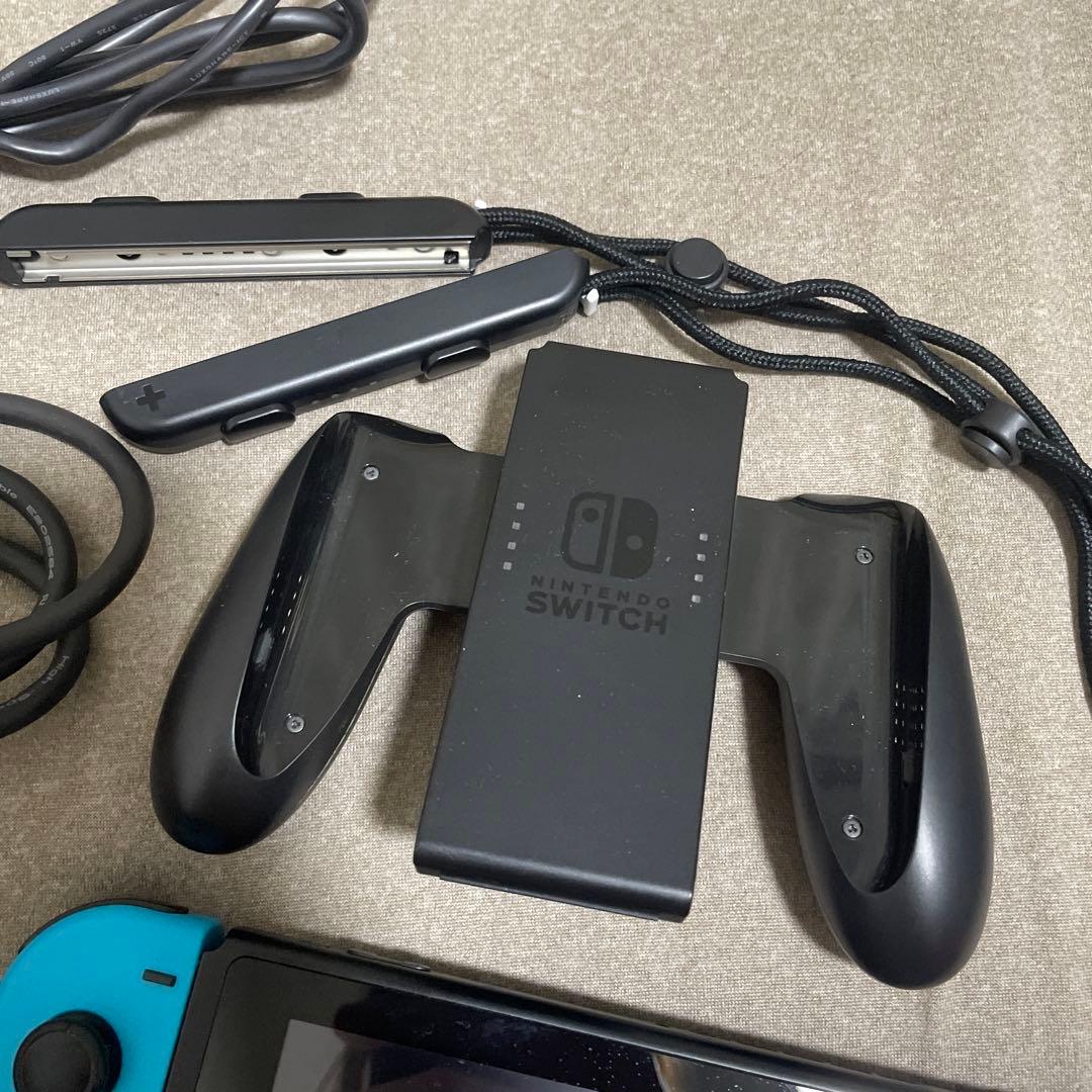 Nintendo Switch本体、ドック、ケーブル、ジョイコン