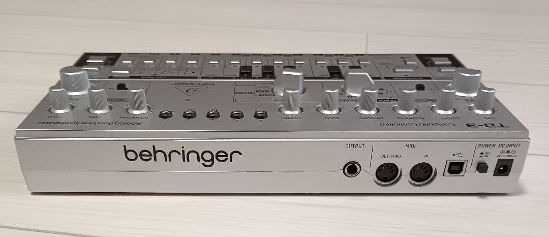 シンセサイザー TD-3-SR