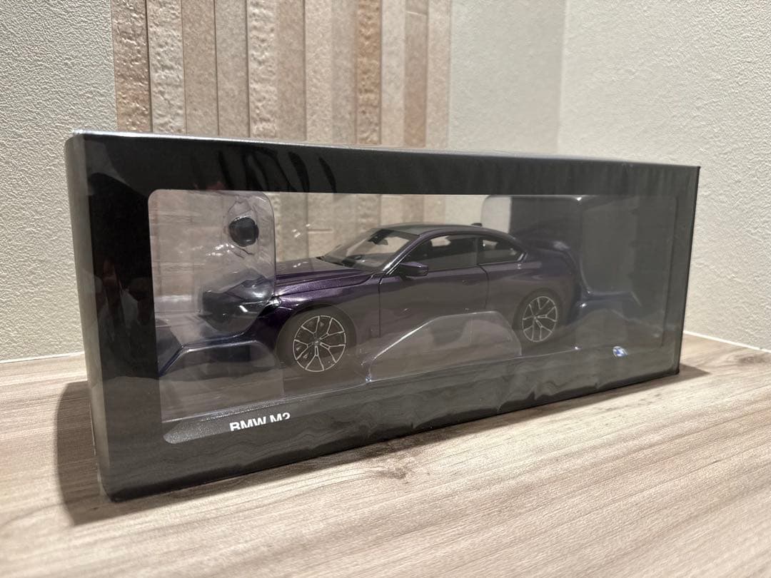 【新品未開封】ミニチャンプス  M2(G87) パープル 1/18