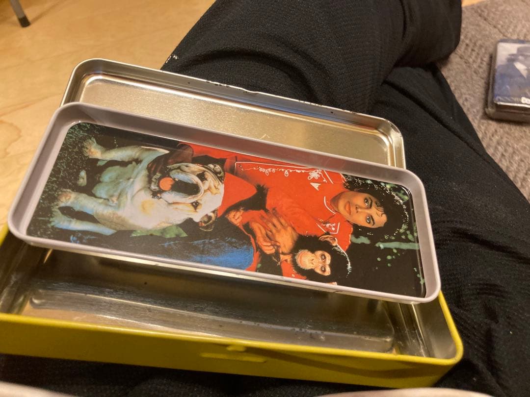 マイケルジャクソン&バブルス　缶ペンケース　1987年ライブでゲット。