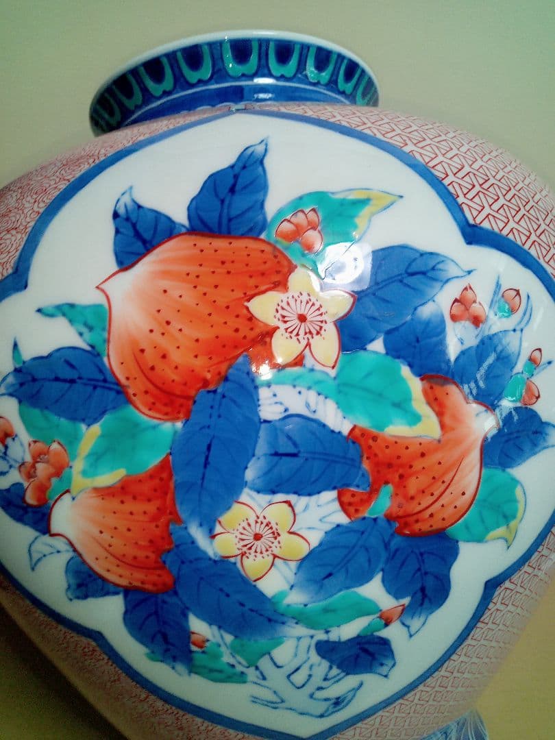 色鍋島桃絵松右衛門の作品です写真１７枚です