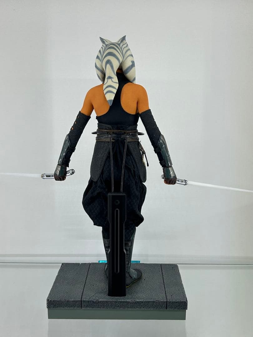 【美品】スターウォーズ ホットトイズ アソーカ　マンダロリアン　HOTTOYS