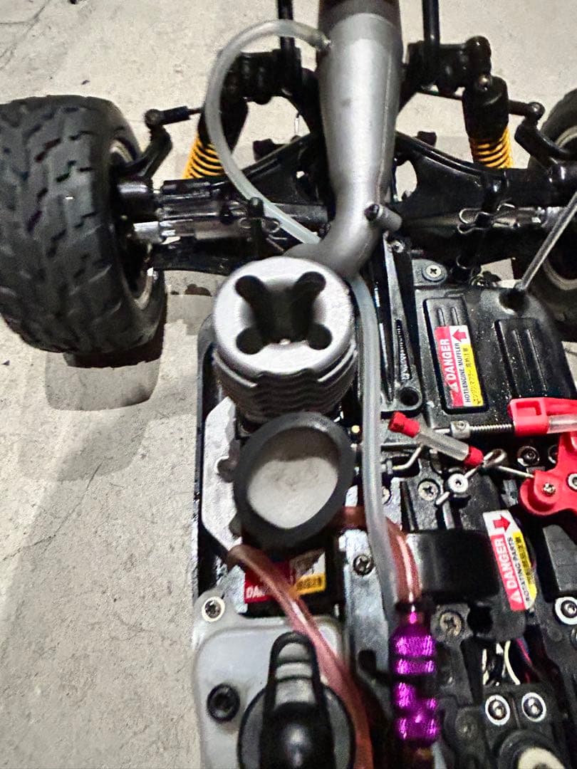 タミヤ　nitro force エンジンラジコンカー