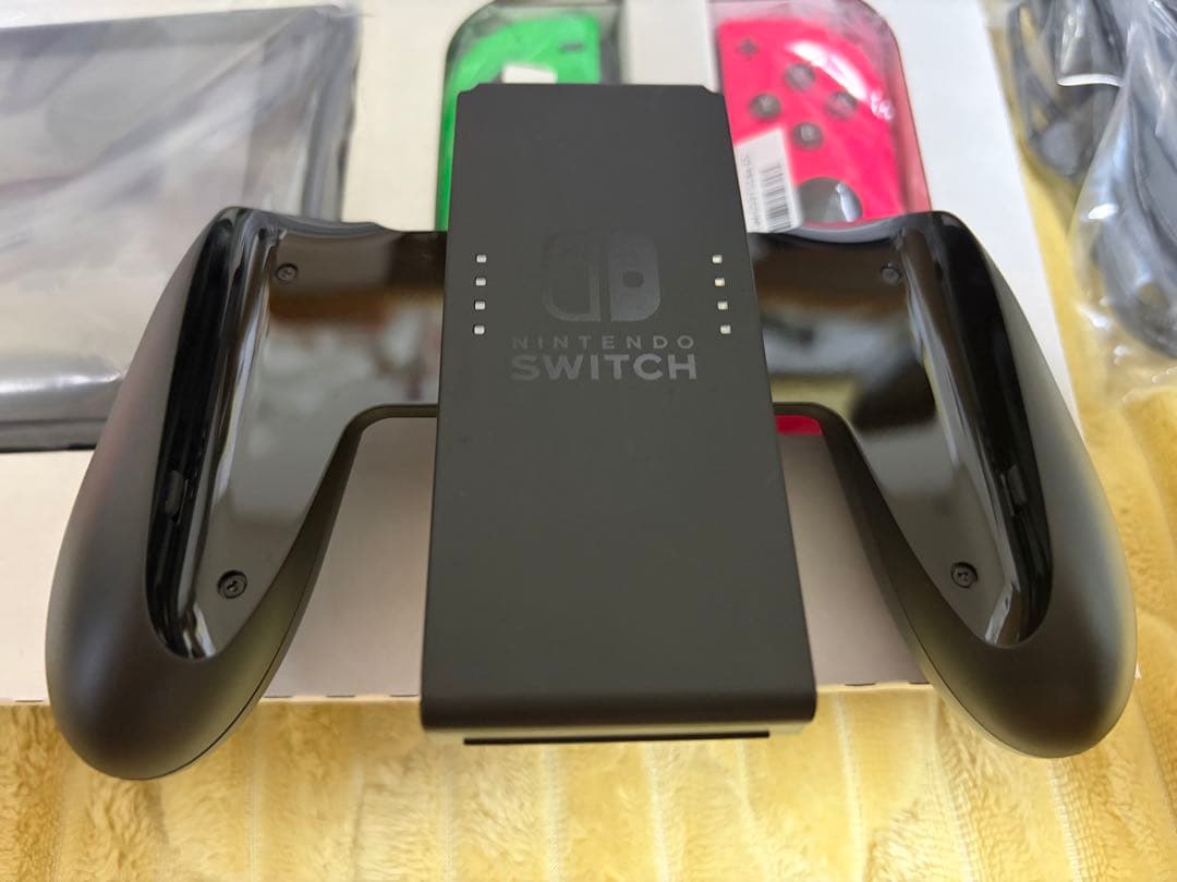Nintendo Switch 本体 ピンク・グリーン Joy-Con