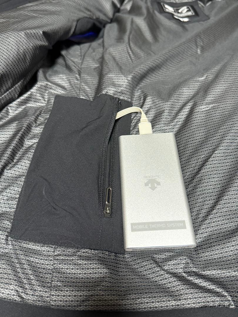 デサントモバイルサーモゴルフベスト