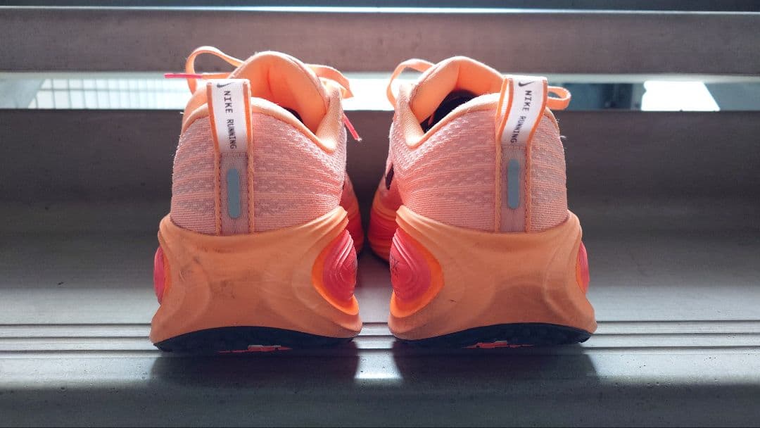 NIKE VOMERO PLUS　26.0cm オレンジ