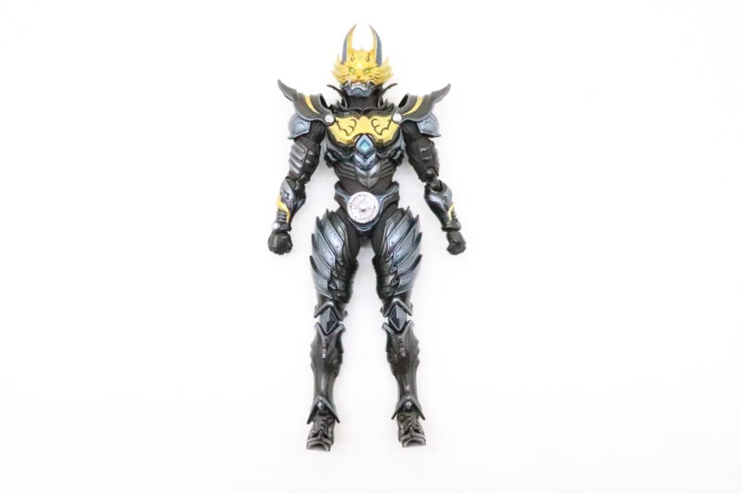 S.H.フィギュアーツ 黄金騎士 ガロ 流牙Ver. 30-JD1117-10