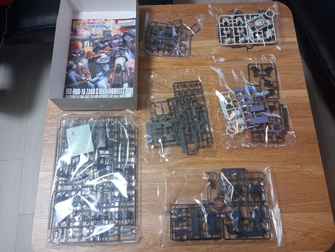 未組立 ガンプラ HG ザクⅡ 黒い三連星専用機セット ガンダム オリジン