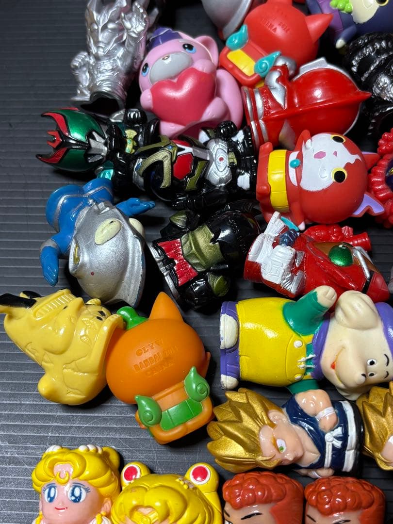 デジモン　ウルトラマン　怪獣　他　キャラクター　指人形　マスコット　セット