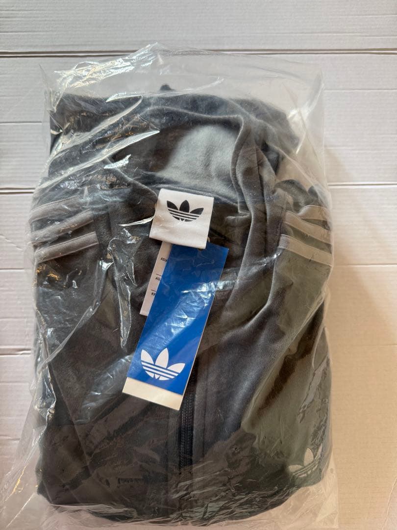 新品／アディダス／adidas トラックジャケット　グレー S ベロア　ジャージ