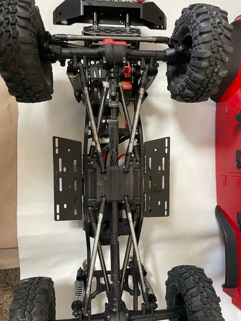 ２９３　axial (アキシャル)1/10サイズ　ラジコン