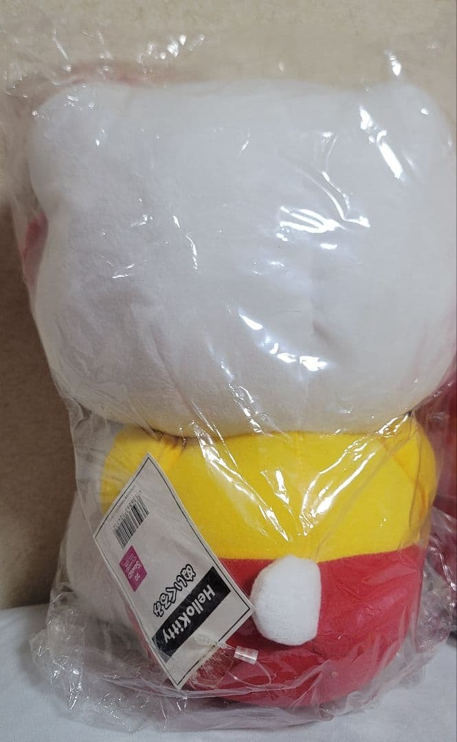 サンリオ　ハローキティ BIG ぬいぐるみ　クッション　約30センチ　希少