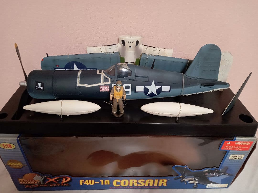 希少価値♡21stセンチュリートイズ 1/18 F4U-1A コルセア