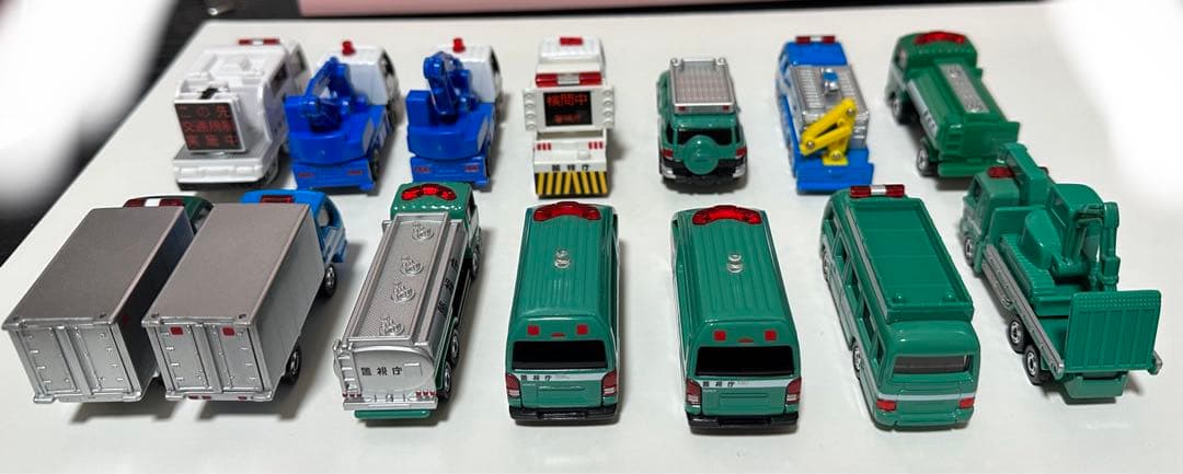 トミカ　パトカー　特殊車両セット