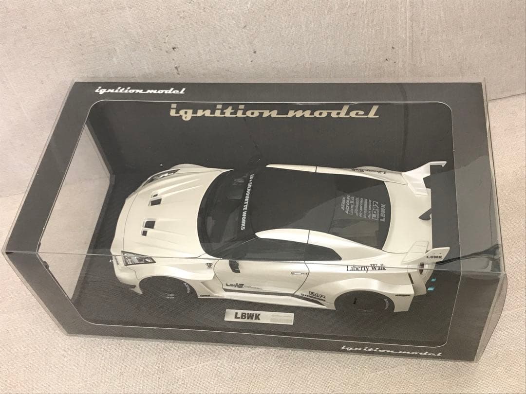 LB-Silhouette WORKS GT ニッサン 35GT-RR