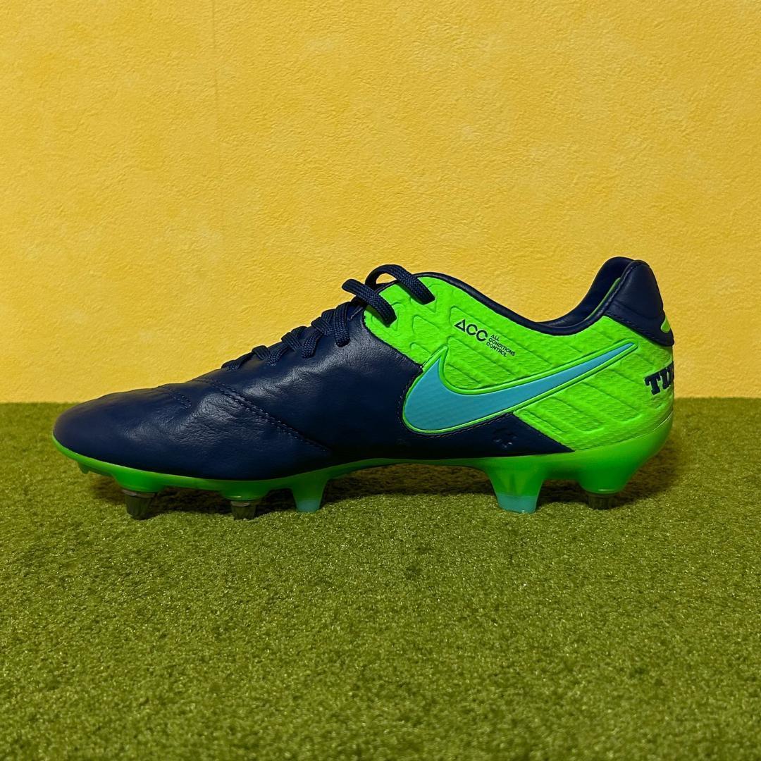 新品 サッカースパイク ナイキ ティエンポ レジェンド SG プロ 25.0cm