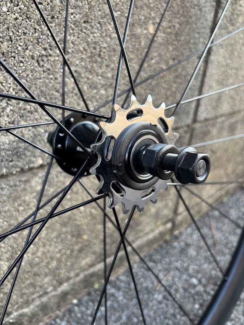 TSUNAMI SNM100 純正ホイール 新品 タイヤ コグ付属