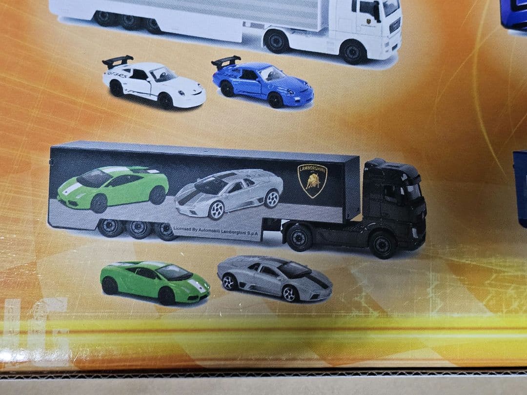 マジョレット、メルセデスアクトロストレーラーとランボルギーニ2台セット