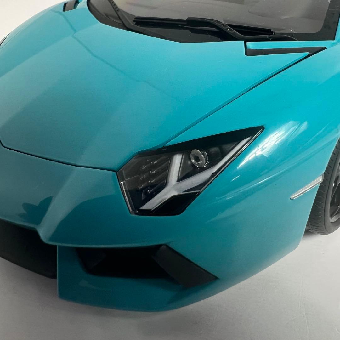 オートアート　ランボルギーニ　アヴェンタドール　LP700-4　ターコイズブルー