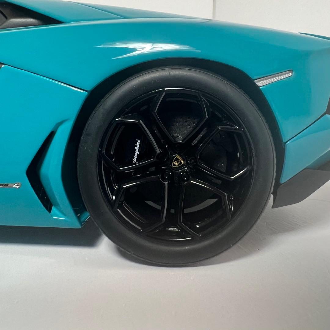 オートアート　ランボルギーニ　アヴェンタドール　LP700-4　ターコイズブルー