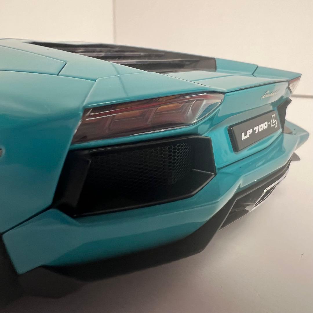 オートアート　ランボルギーニ　アヴェンタドール　LP700-4　ターコイズブルー