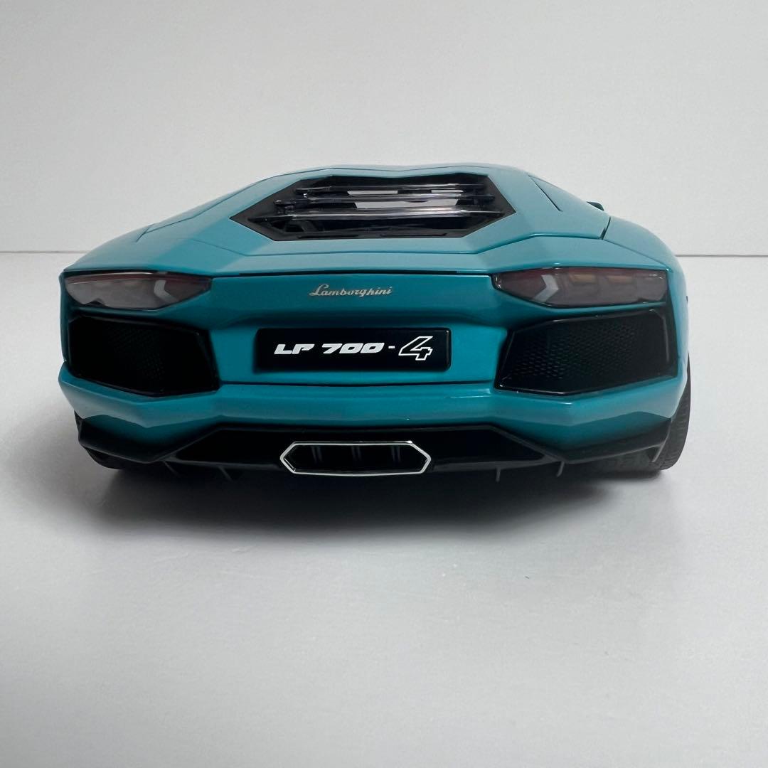 オートアート　ランボルギーニ　アヴェンタドール　LP700-4　ターコイズブルー