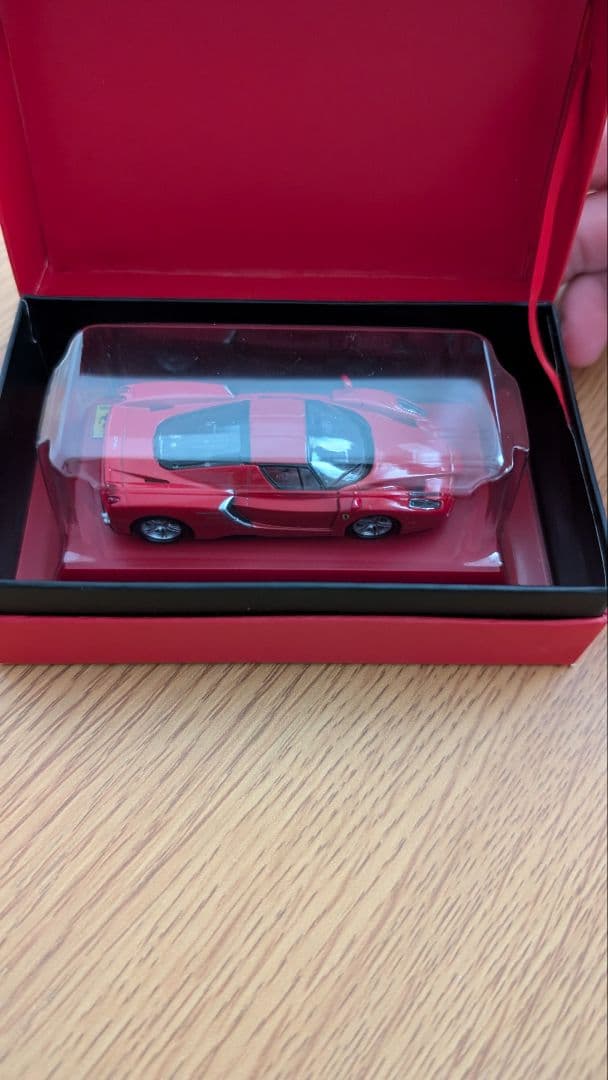 プレミア フェラーリ Enzo エンツォ 1/64 スケール 京商 当選品