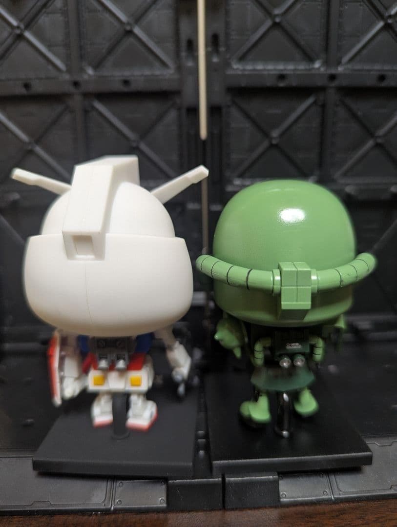 ガンプラくん、ザクプラくん：全塗装