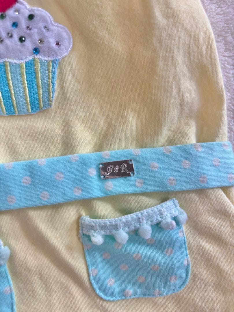 【Fifi&romeo】カップケーキ刺繍の犬服（イエロー×水色）