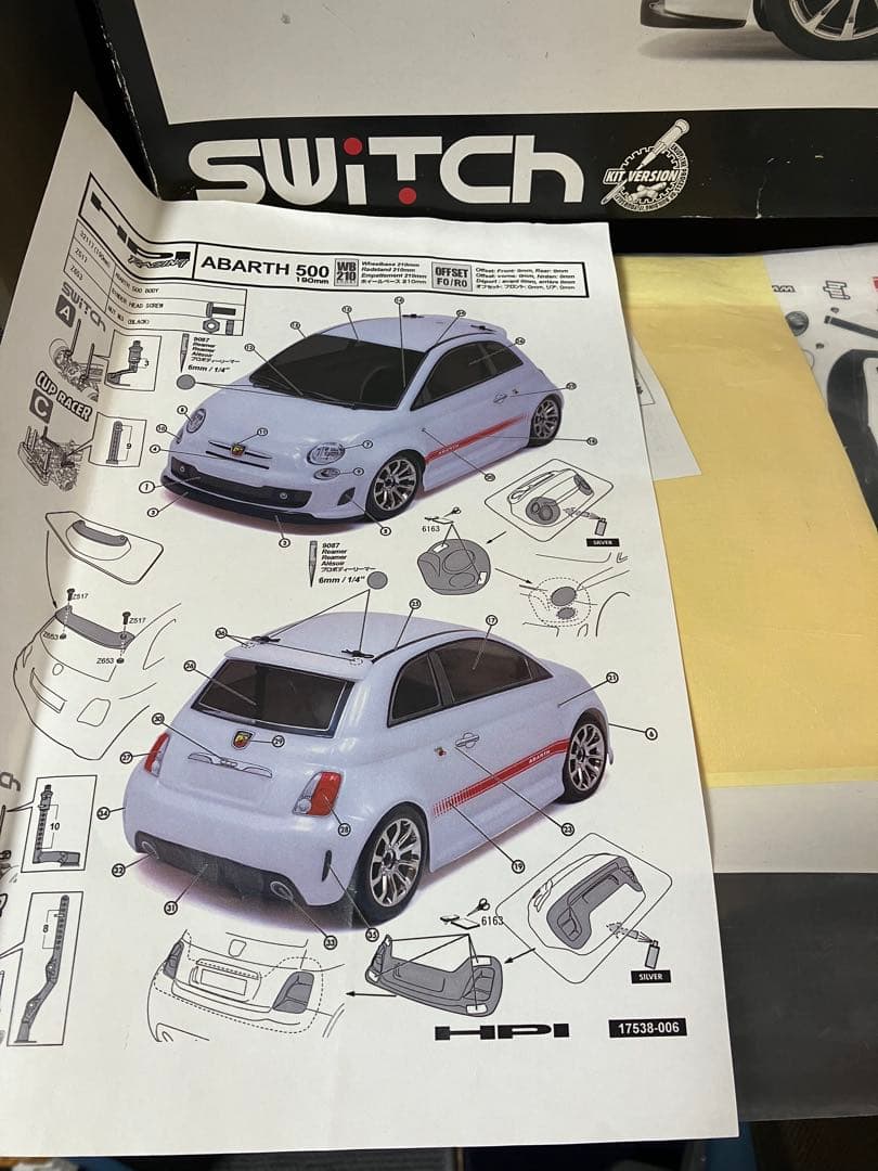 RCカーシャーシ 透明ボディ付き