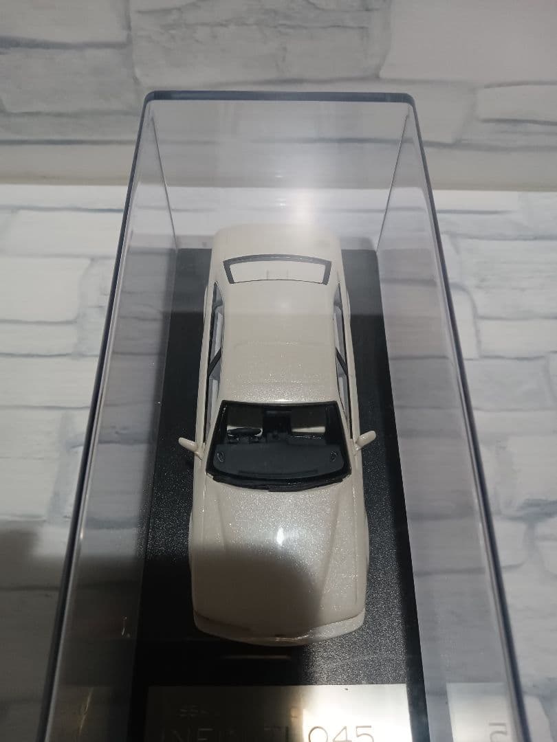 1/43 ハイストーリー　日産　インフィニティ　Q45 ミニカー　ホワイト