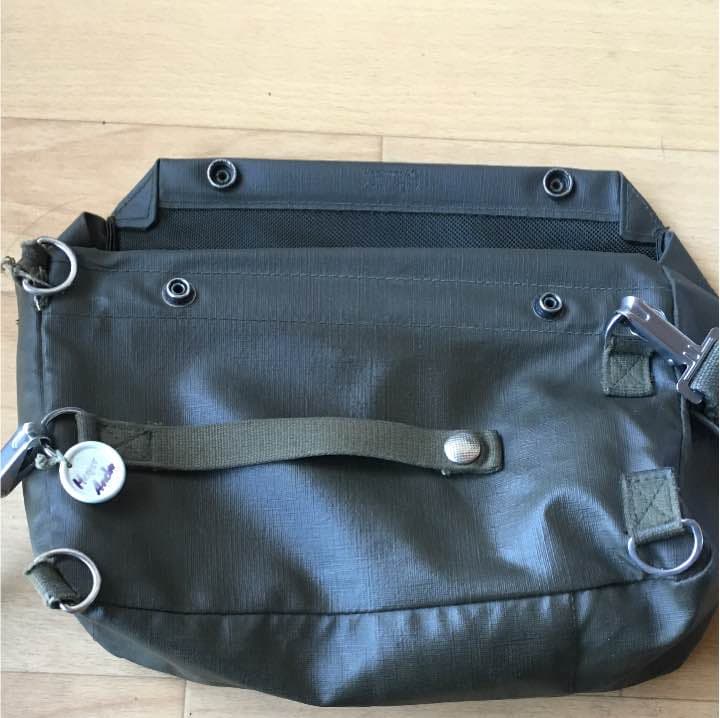 バック