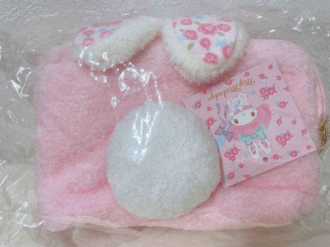 新品　マイメロ　ウサメロ　バースデーグッズ　うさ耳　ふわふわもこもこポーチ
