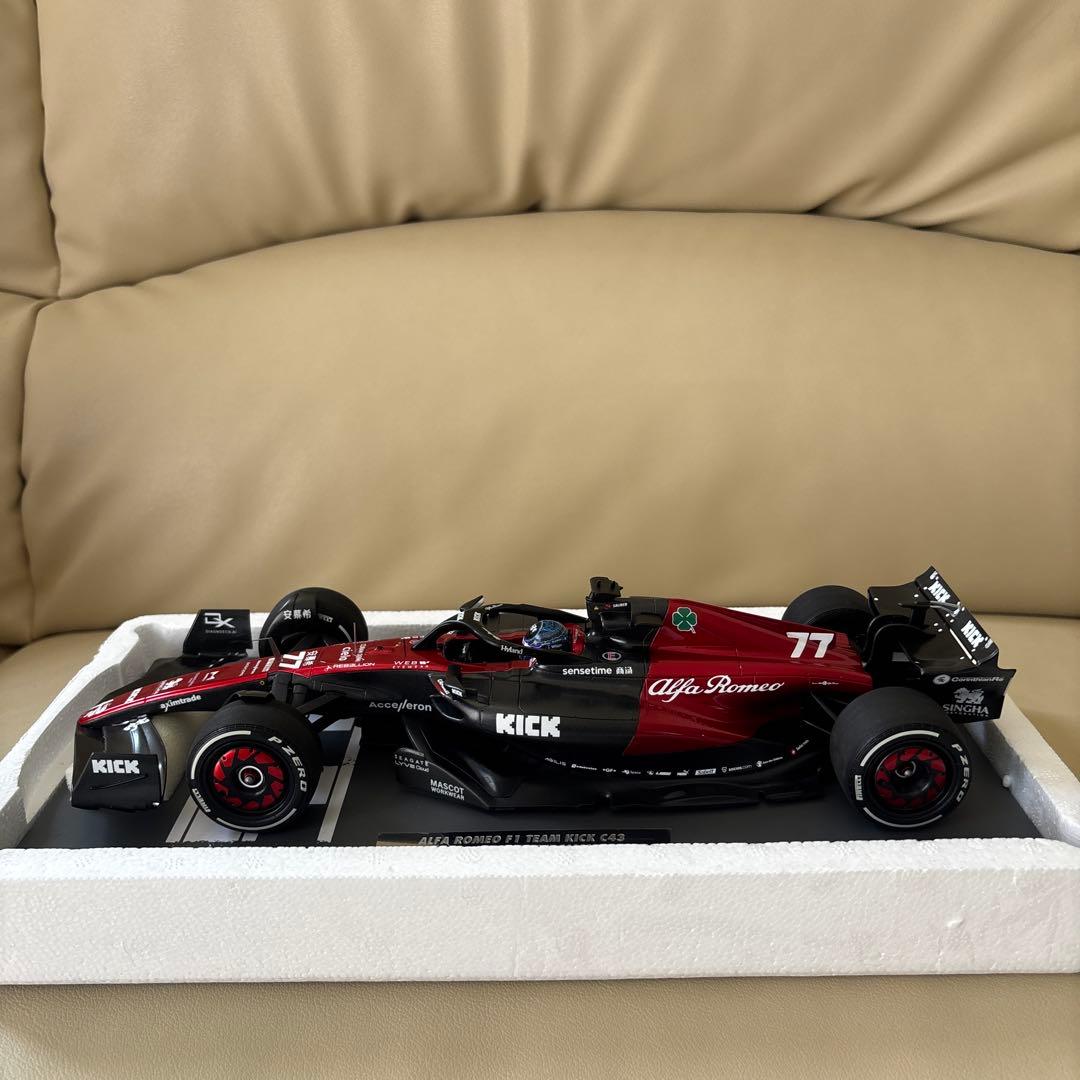 E-m-Y 様 1/18ミニチャンプス アルファロメオC43 V.ボッタス