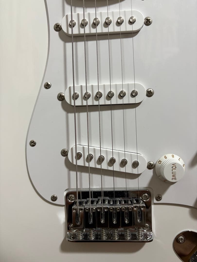 Squier Stratocaster ホワイト 本体・ソフトケース