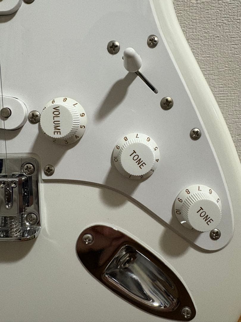 Squier Stratocaster ホワイト 本体・ソフトケース