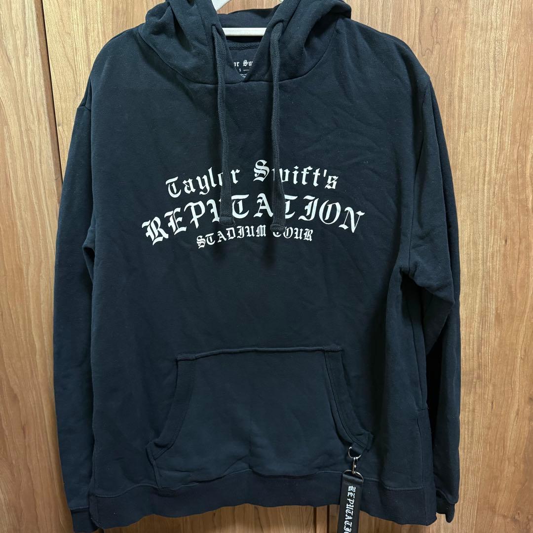 Taylor Swift reputation tour パーカー
