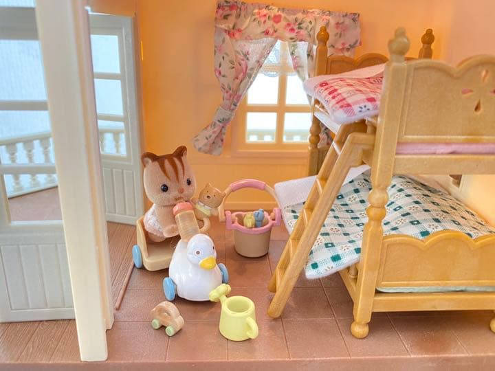 【タイムセール！全ての小物付き】シルバニアファミリー　あかりの灯る大きなお家