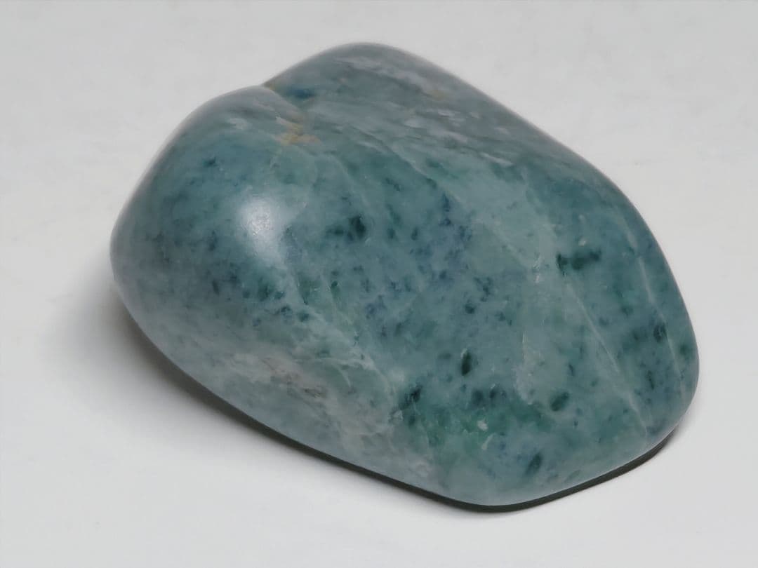 濃青 68g 翡翠 ヒスイ 原石 鑑賞石 自然石 誕生石 鉱物 鉱石 水石