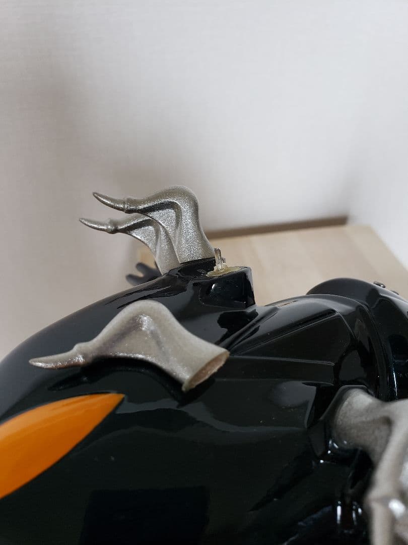 ウルトラマン　井上祐起　salamander z-ton